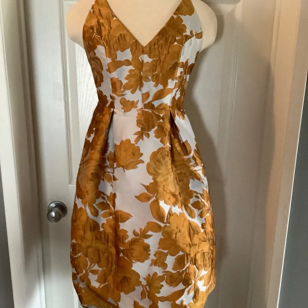 Brocade dress - Picture 1 of 3